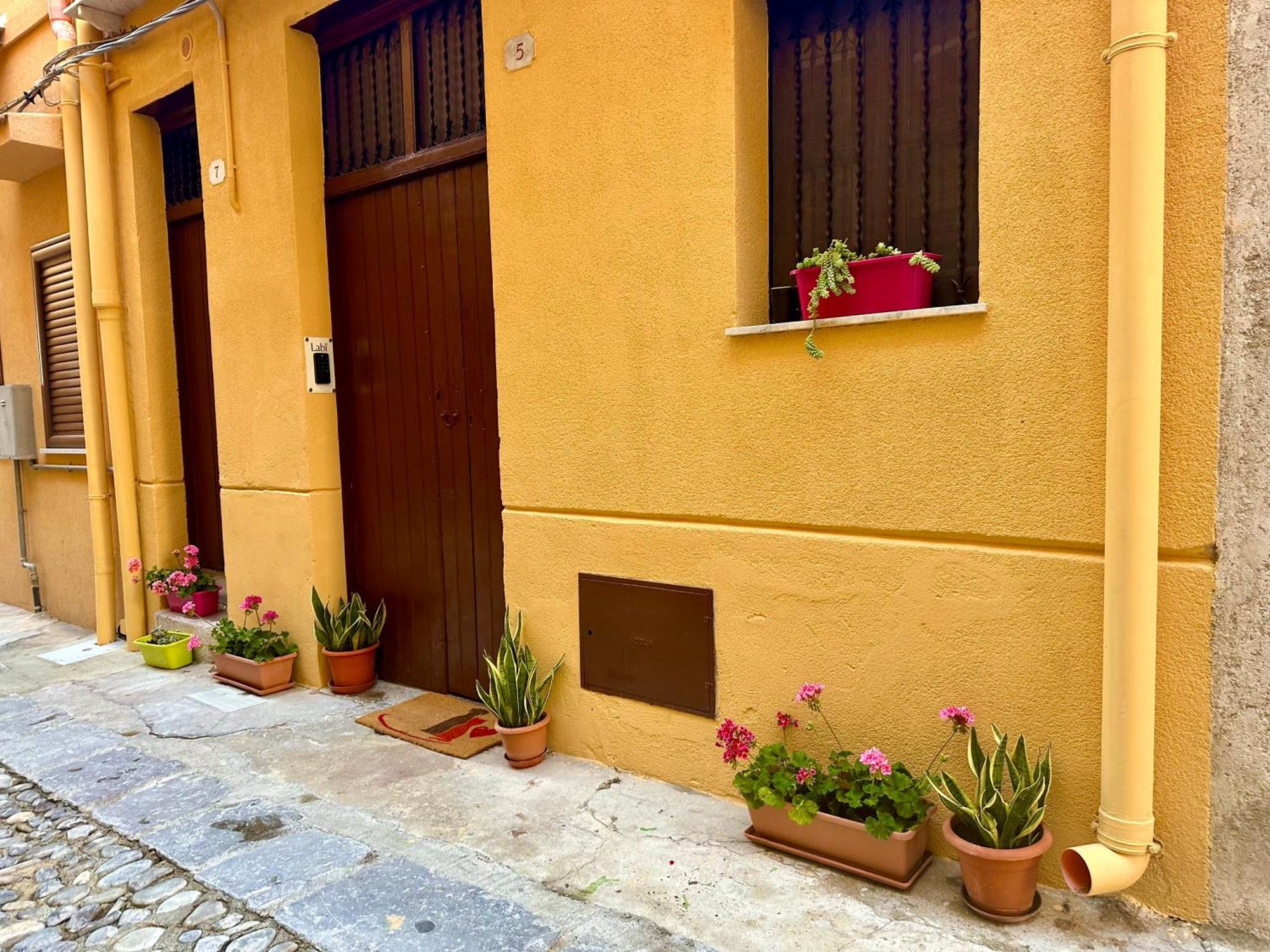 Casa Labi Apartment Termini Imerese Bagian luar foto